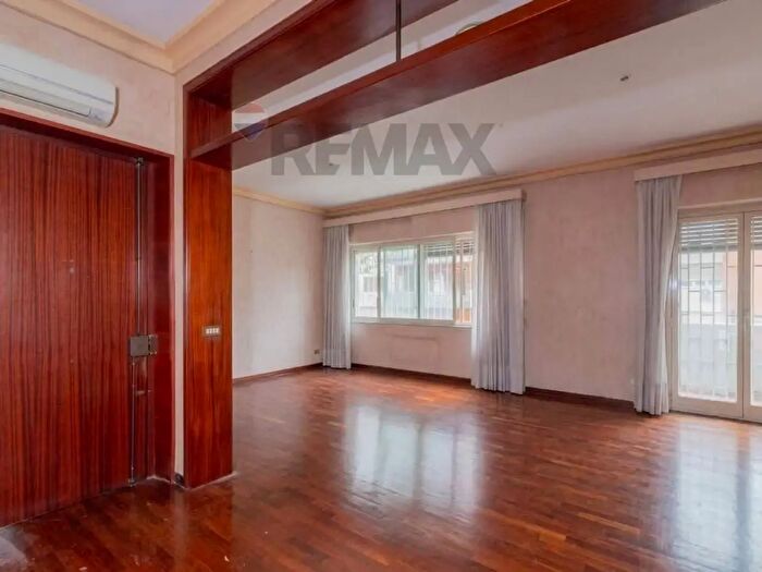 Appartamento quadrilocale in vendita in Via dei Peloritani, Palermo