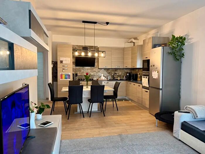 Appartamento quadrilocale in vendita in Via Santa Maria, Valeggio Sul Mincio