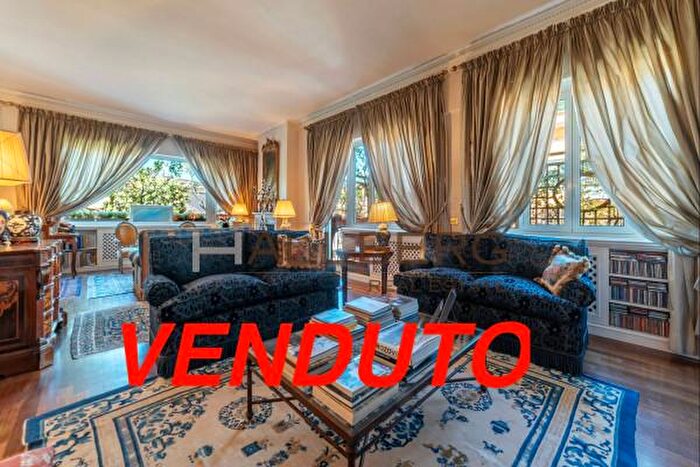 Appartamento con 6 locali in vendita in Via di Trasone, Roma