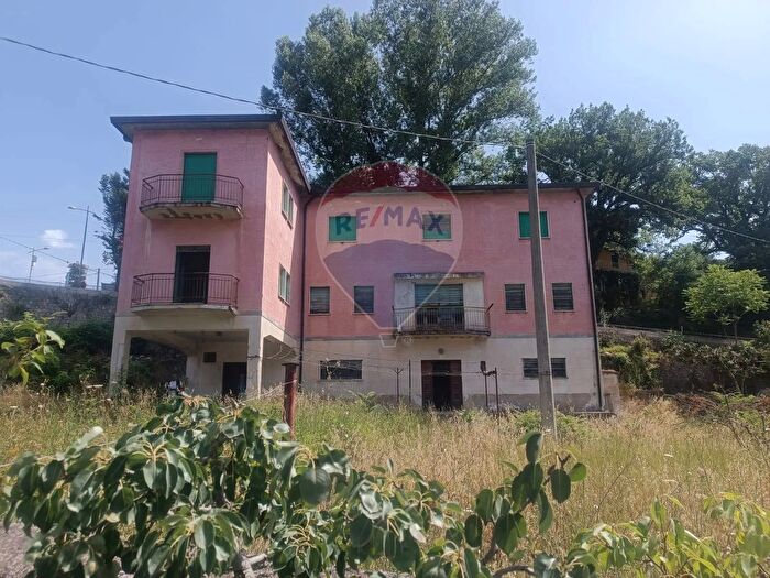 Casa con 15 locali in vendita in Via Muraglione, Pertosa