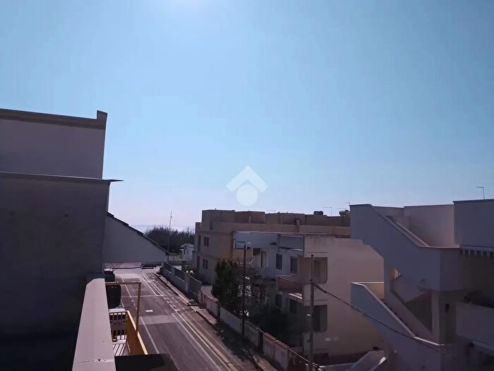 Casa con 9 locali in vendita in Ginosa