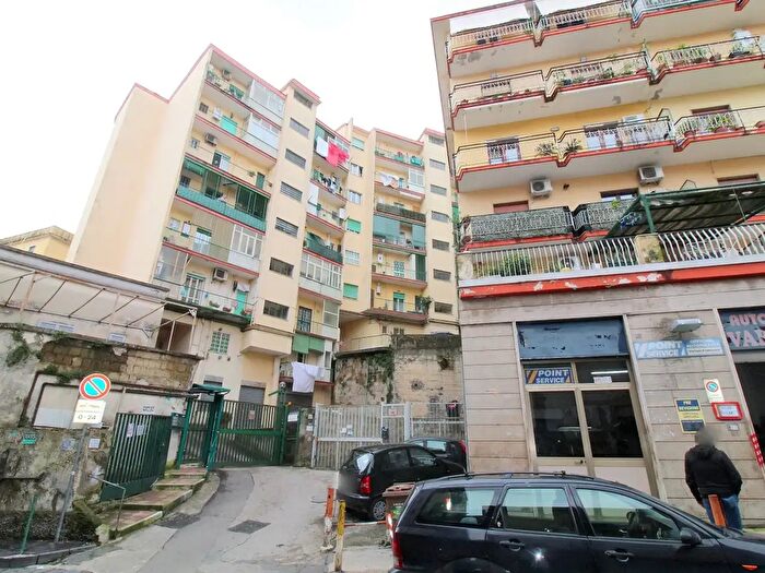 Appartamento quadrilocale in vendita in Via Michele Guadagno, Napoli