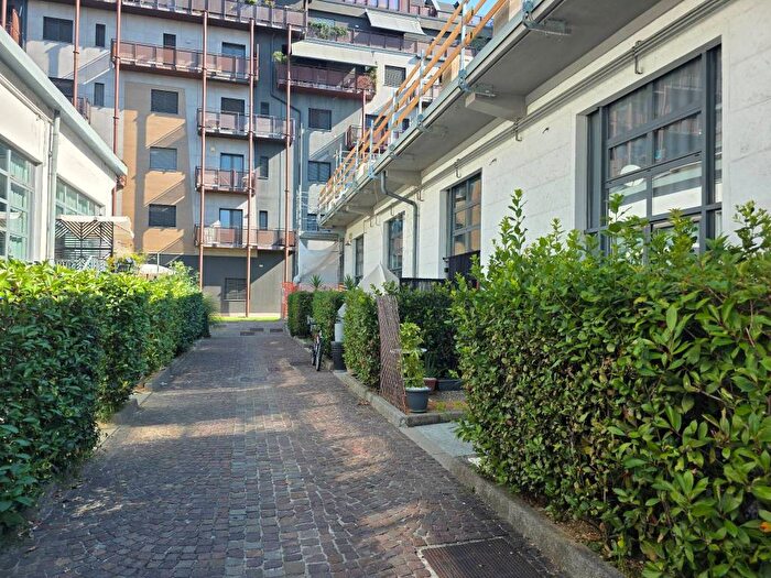 Appartamento trilocale in affitto in Via Simone Schiaffino, Bovisa, Milano