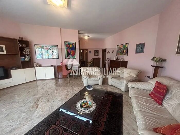 Casa con 10 locali in vendita in Via Cantu, Casalmaggiore