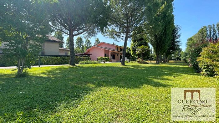 Casa con 5 locali in vendita in Via di Renazzo Cento, Cento