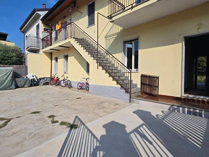 Appartamento trilocale in affitto in Via San Giuseppe, Carugate