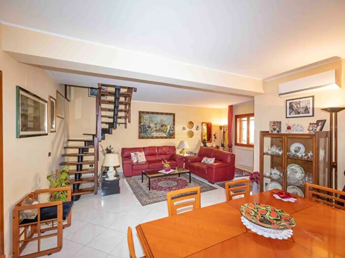 Casa quadrilocale in vendita in Via Comunale Sperone, Messina