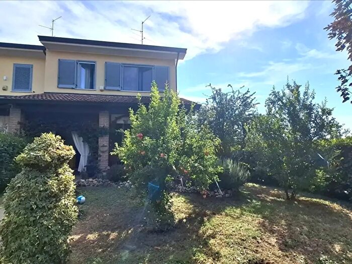 Casa quadrilocale in vendita in Piacenza