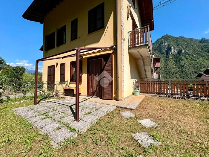 Appartamento monolocale in vendita in Via Cavour, Ponte Nossa