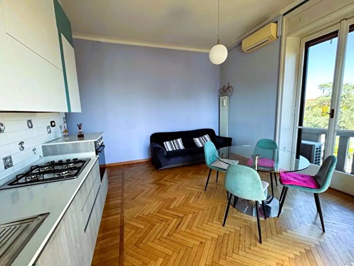 Appartamento trilocale in affitto in Via Andrea Maria Ampère, Milano