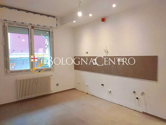 Appartamento quadrilocale in vendita in Via Domenico Scarlatti, Bologna