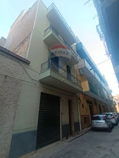 Casa con 6 locali in vendita in Via Paterna, Bagheria