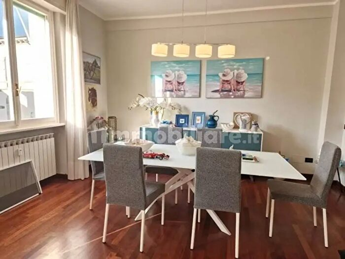 Appartamento con 5 locali in vendita in Viareggio