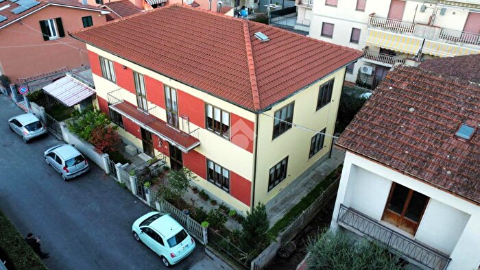 Casa con 5 locali in vendita in Via Giuseppina Morelli, Serravalle Pistoiese