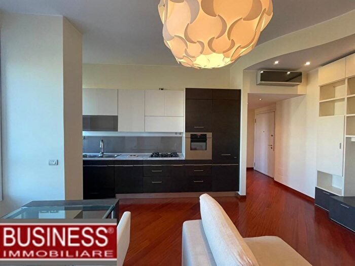 Appartamento bilocale in affitto in Piazzale Biancamano, Moscova, Milano