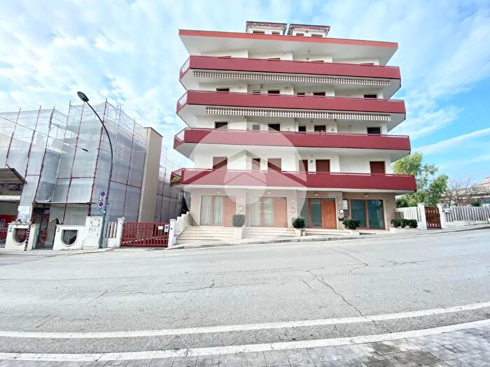 Appartamento trilocale in vendita in Via Cesare Lombroso, San Benedetto Del Tronto