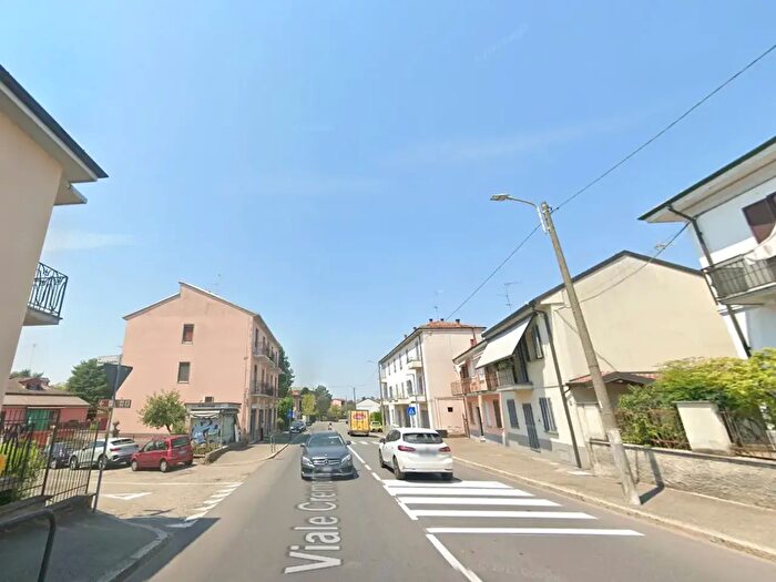 Appartamento trilocale in affitto in Viale Cremona, Pavia