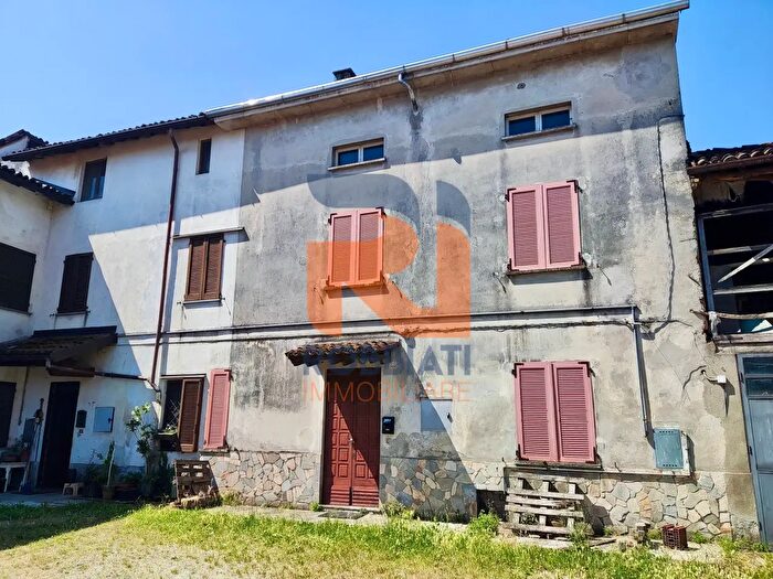 Casa quadrilocale in vendita in Via Caduti, Zinasco