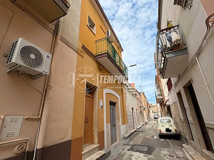 Casa trilocale in vendita in Via di Carbonara Lazio, Bari