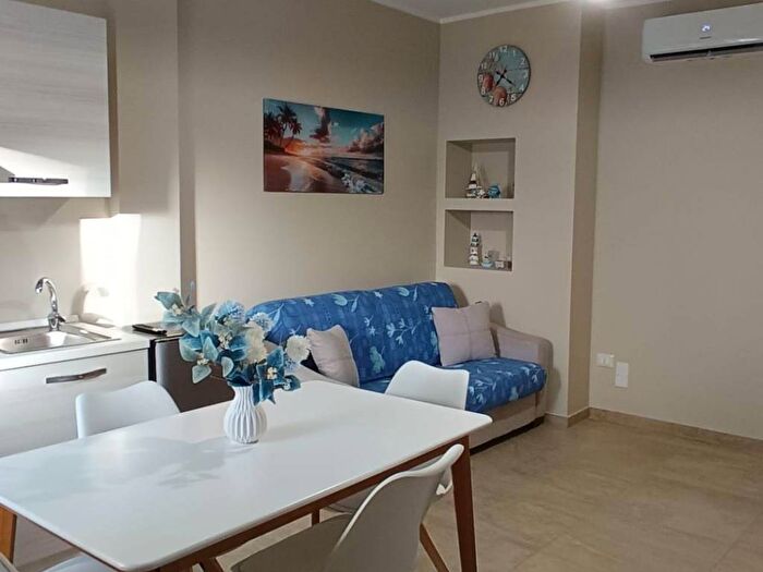 Casa trilocale in affitto in Villaggio Campo di Venere, Maringoli, Simeri Crichi