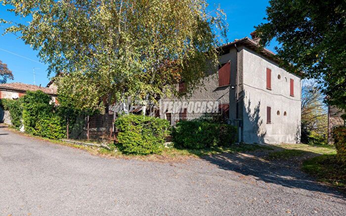 Appartamento quadrilocale in vendita in Baiso