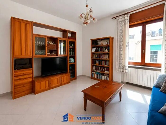 Appartamento trilocale in vendita in Via Giobatta Cuneo, Savona