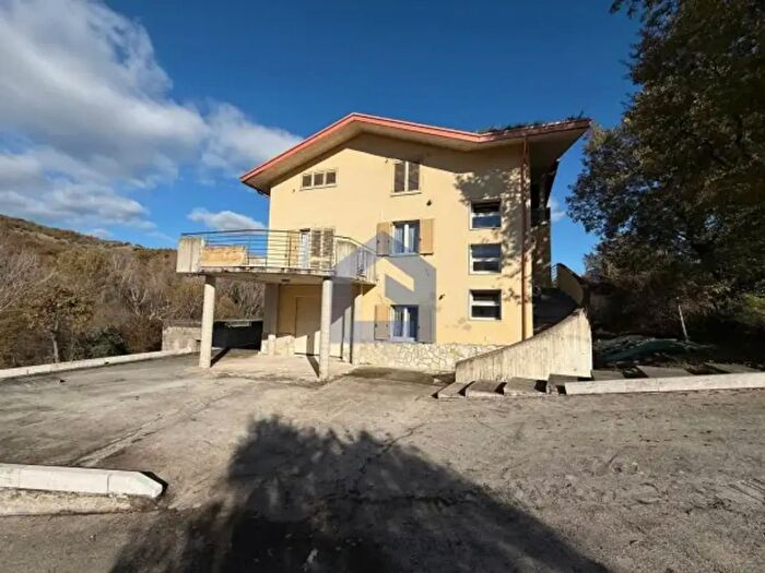 Casa con 6 locali in vendita in Contrada Vallefini, Gessopalena