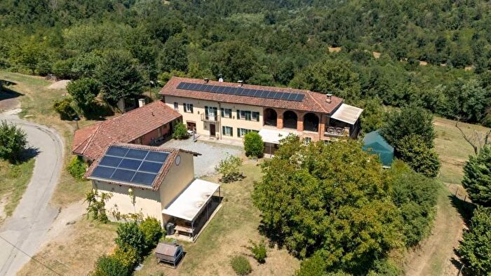 Casa con 7 locali in vendita in Strada del Bricco Cisero, Cortandone