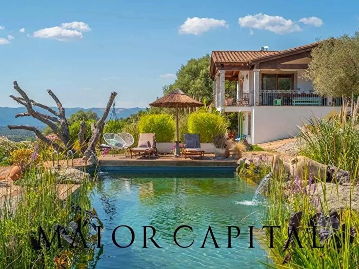 Casa con 8 locali in vendita in Telti