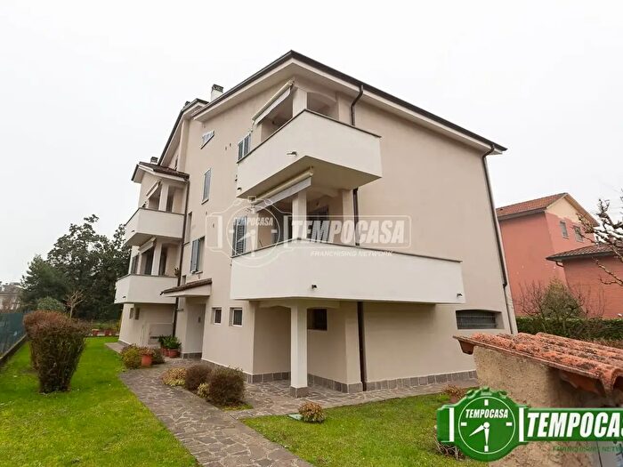 Appartamento trilocale in vendita in Via Baracca, Casalpusterlengo