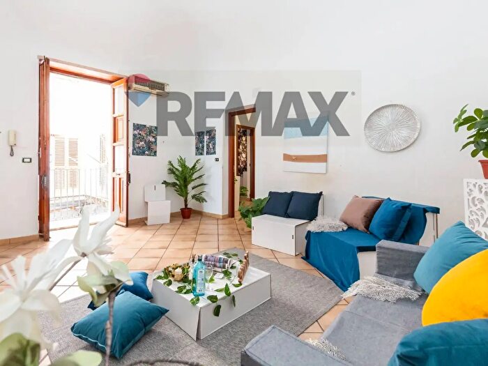 Appartamento con 5 locali in vendita in Via SantAngelo Custode, Catania