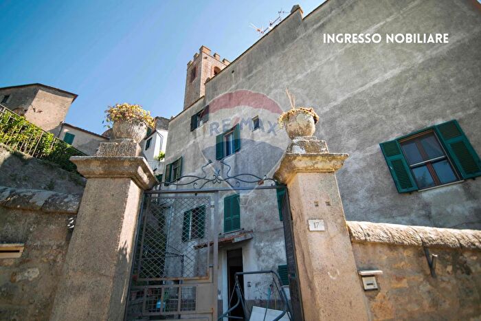 Casa con 10 locali in vendita in Via della Lama, Roccastrada