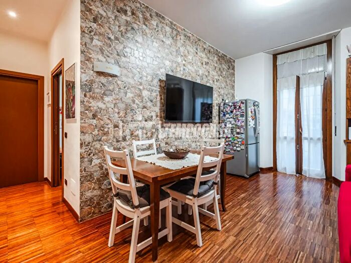 Appartamento trilocale in vendita in Via Gianfranco Zuretti, Milano