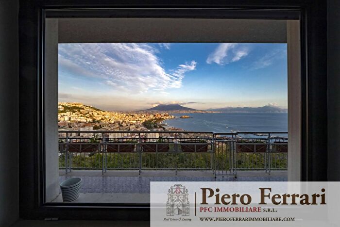 Appartamento con 10 locali in affitto in Via Privata Matatrazzo Napoli, Napoli