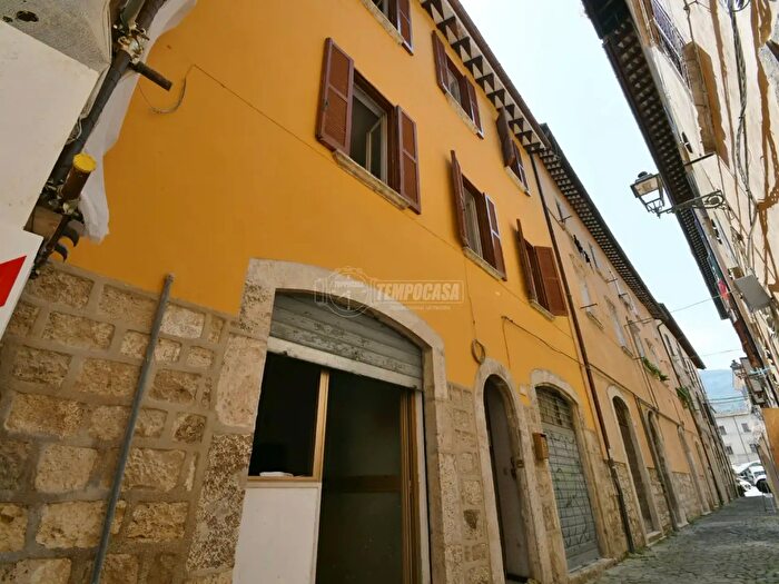 Casa con 5 locali in vendita in Via della Tribù Fabia, Ascoli Piceno