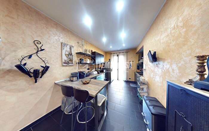 Appartamento trilocale in vendita in Via Nicola Porpora, Torino