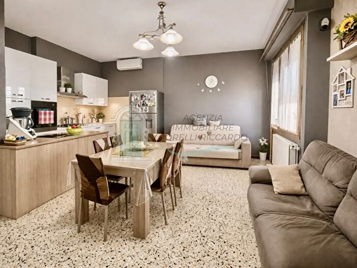 Appartamento quadrilocale in vendita in Casole DElsa