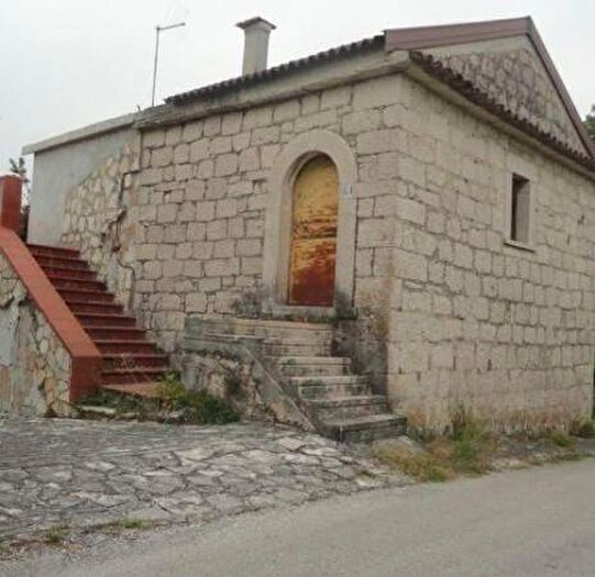 Casa con 6 locali in vendita in SantAgapito