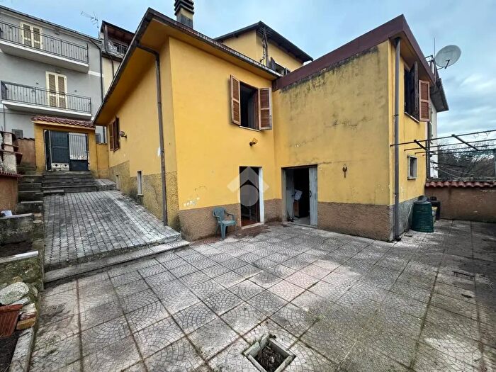 Casa quadrilocale in vendita in Via delle Gilberghe, Capistrello