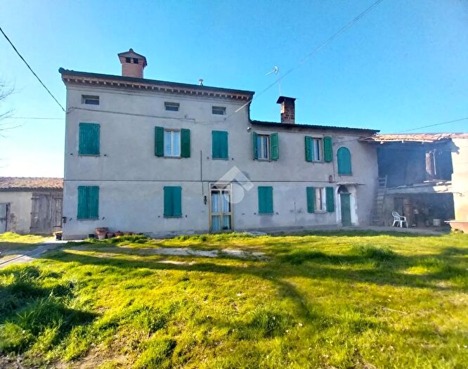 Casa con 5 locali in vendita in Via Villarada, Fusignano