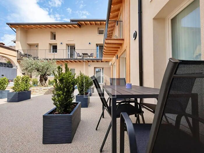 Appartamento trilocale in vendita in Via Guglielmo Marconi, Manerba Del Garda