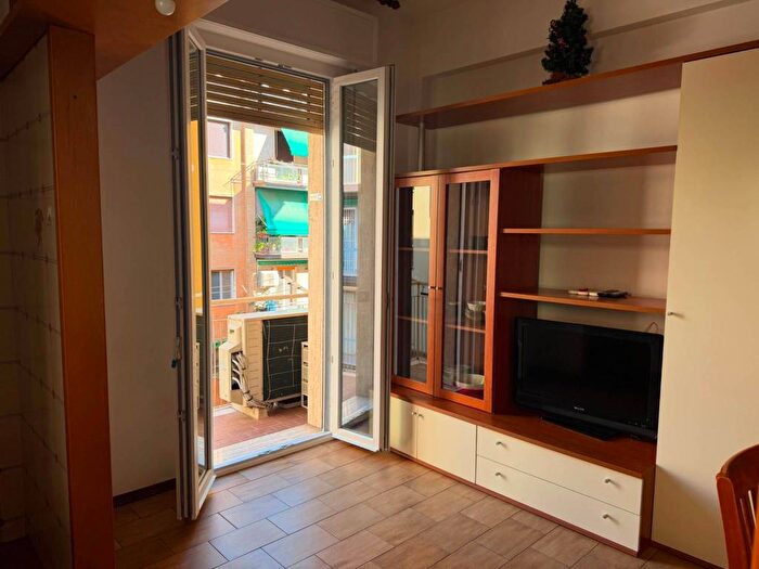 Appartamento trilocale in affitto in Via Mascarella, Irnerio, Bologna