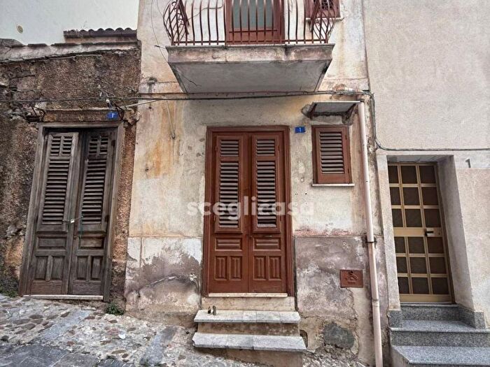 Appartamento trilocale in affitto in Via Firenze, Centro, Carini