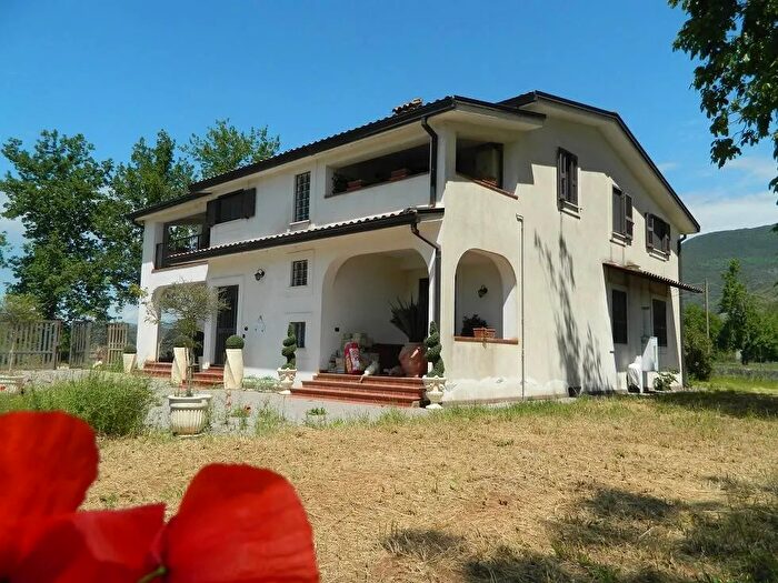 Casa quadrilocale in vendita in Castrocielo, Castrocielo