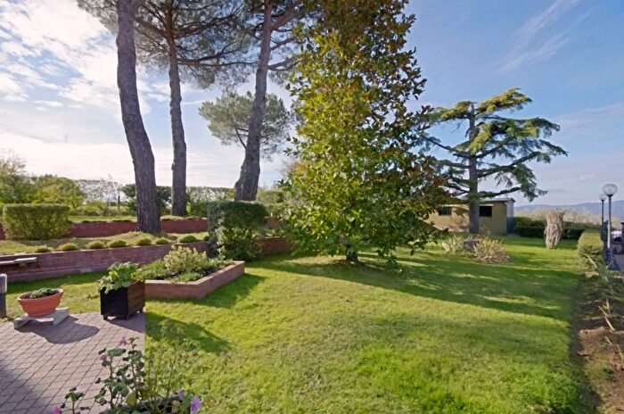 Casa con 16 locali in vendita in Via Sette Ponti Ponente, Castelfranco Piandiscò