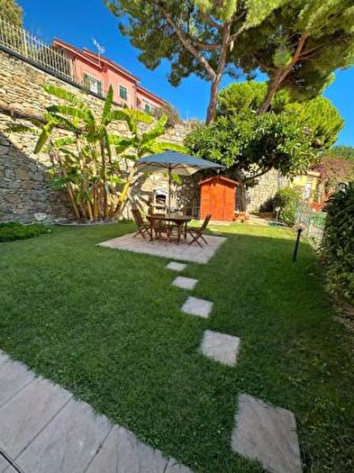 Appartamento trilocale in vendita in Via Fossati, Cipressa