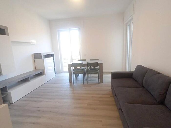 Appartamento con 5 locali in affitto in Via Francesco Petrarca, Lido di Camaiore, Camaiore