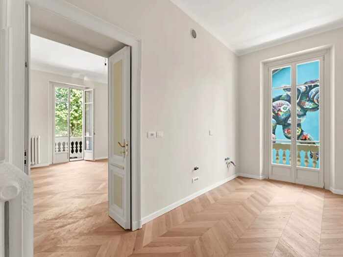 Appartamento con 7 locali in vendita in Via Milazzo, Torino