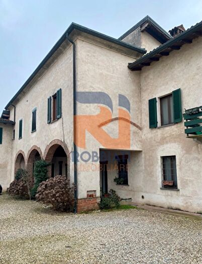Casa con 5 locali in vendita in Via Aschieri, Pavia