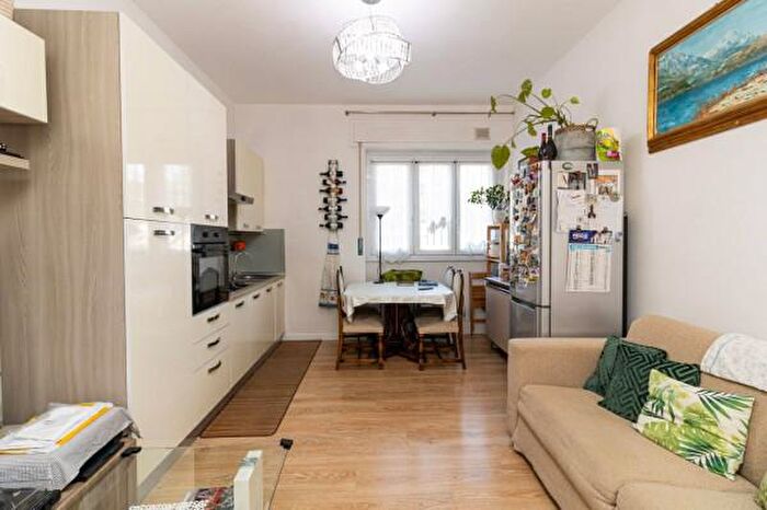 Appartamento trilocale in vendita in Viale Aretusa, Milano